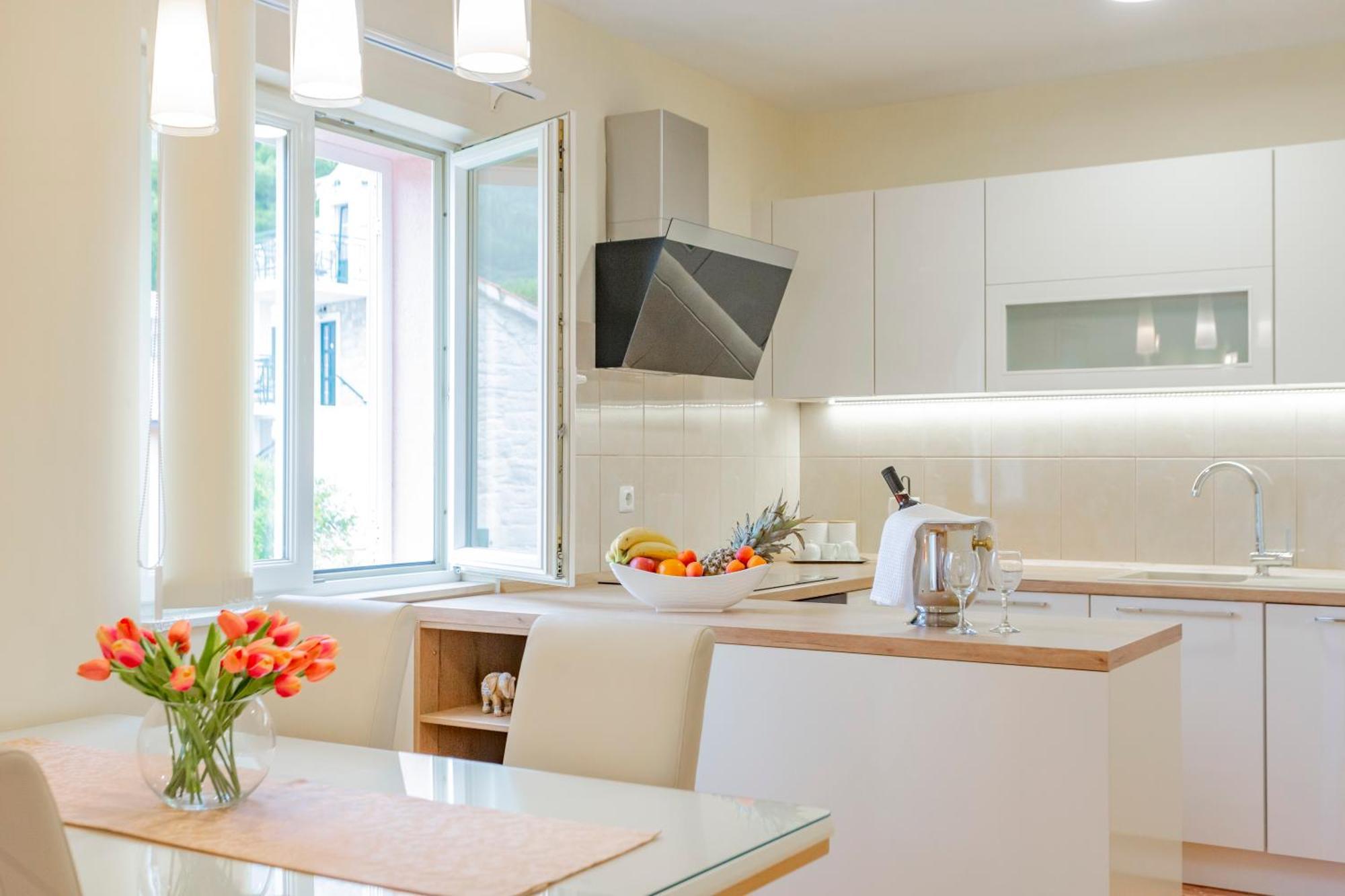 Baska Voda Apartments - Steps From The Beach, Free Parking, Central Location Exterior foto
